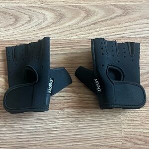 Black MOTAG Fingerless Workout Gloves